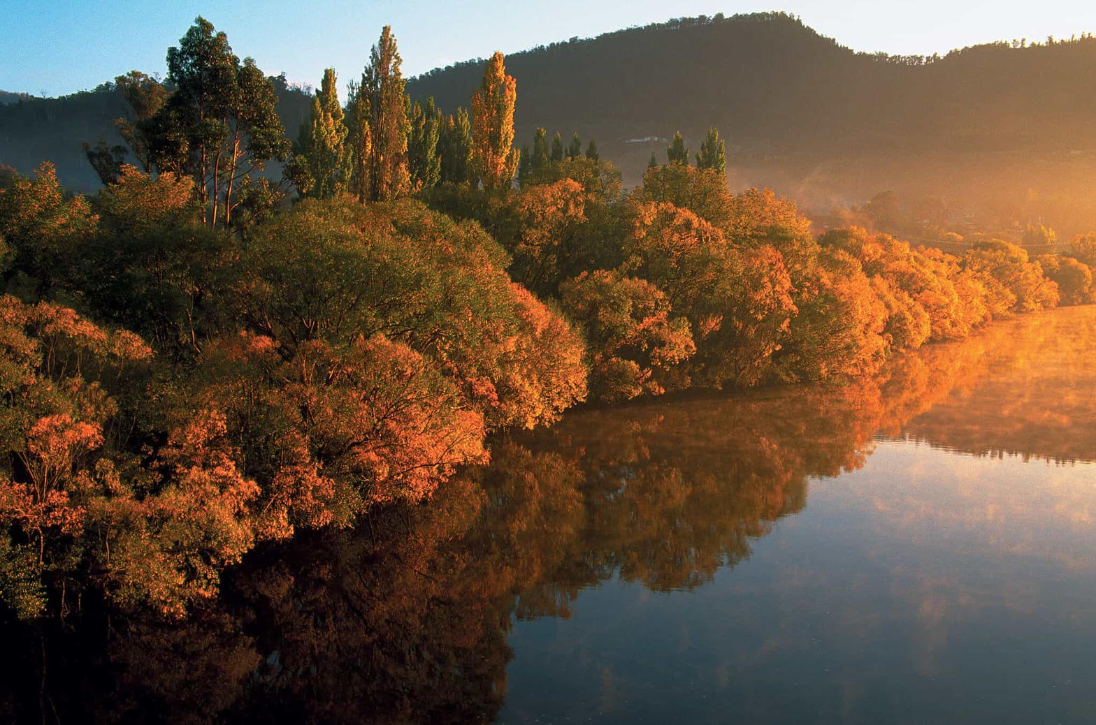 Golden hour on the Derwent River below New Norfolk