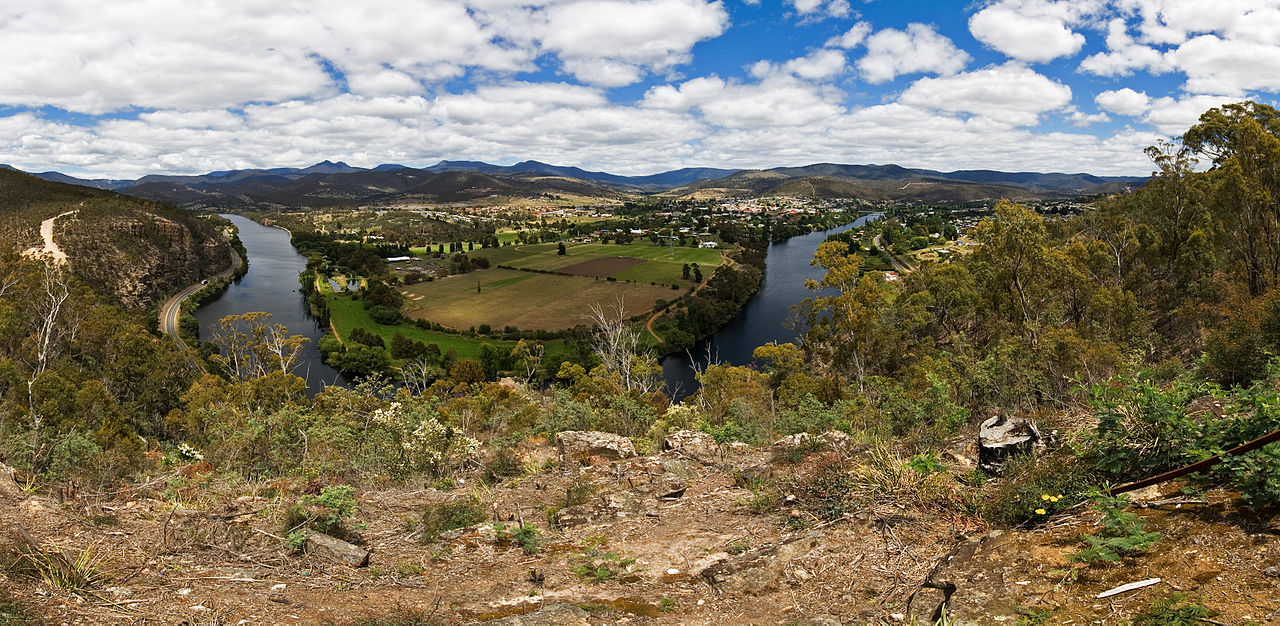 New Norfolk and the Hobart Road corridor from Pulpit Rock